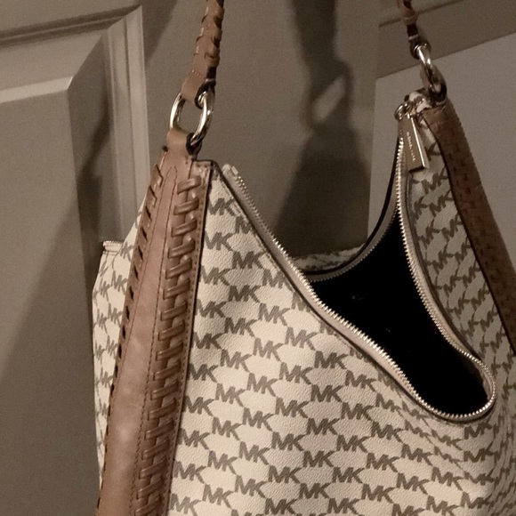 MK MONOGRAM HOBO BAG - Picture 3 of 6